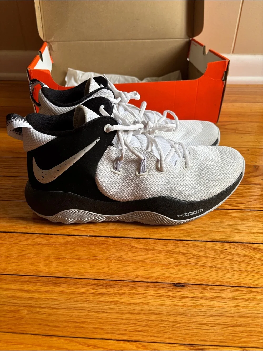 Nike White and Black Men's Athletic Zoom Trainers
